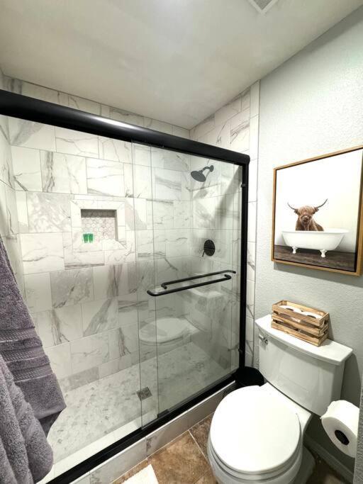 Modern Comfort: Updated Cozy Condo In Indian Point Branson Buitenkant foto