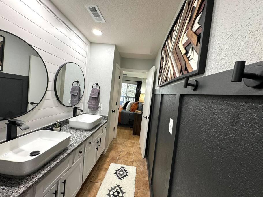 Modern Comfort: Updated Cozy Condo In Indian Point Branson Buitenkant foto