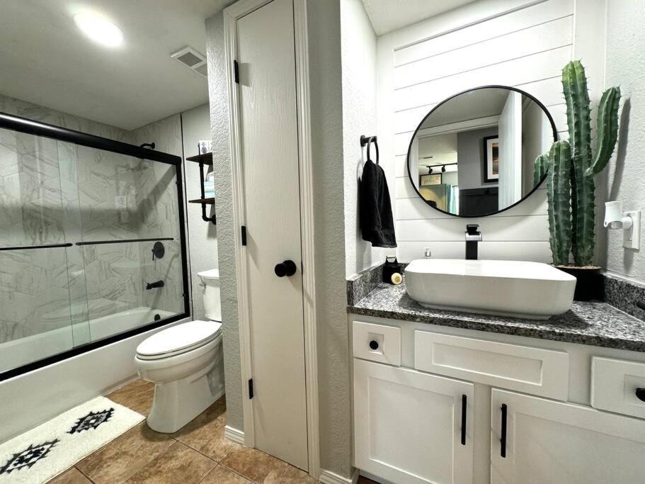 Modern Comfort: Updated Cozy Condo In Indian Point Branson Buitenkant foto
