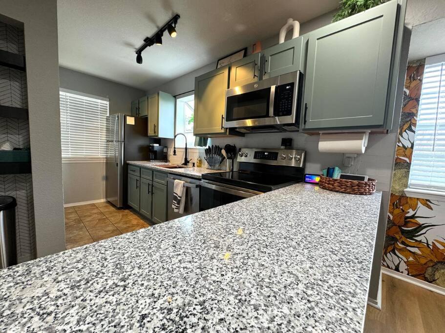 Modern Comfort: Updated Cozy Condo In Indian Point Branson Buitenkant foto