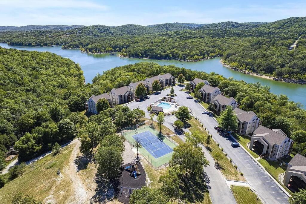 Modern Comfort: Updated Cozy Condo In Indian Point Branson Buitenkant foto