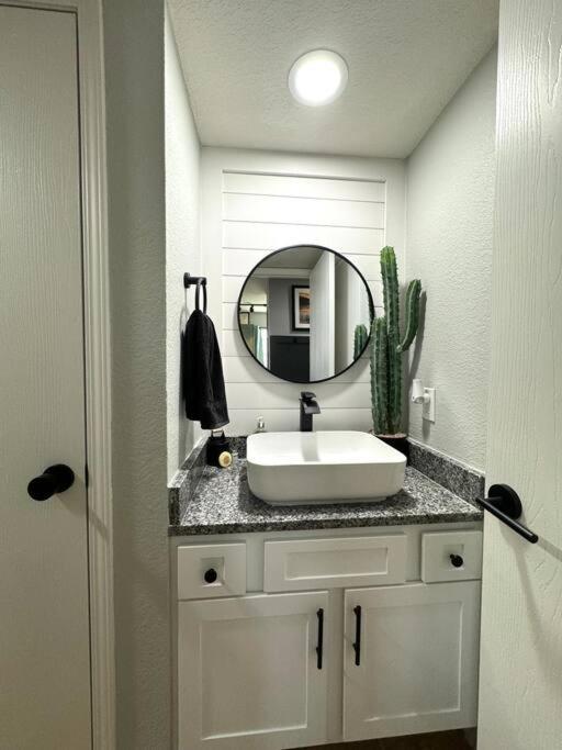 Modern Comfort: Updated Cozy Condo In Indian Point Branson Buitenkant foto