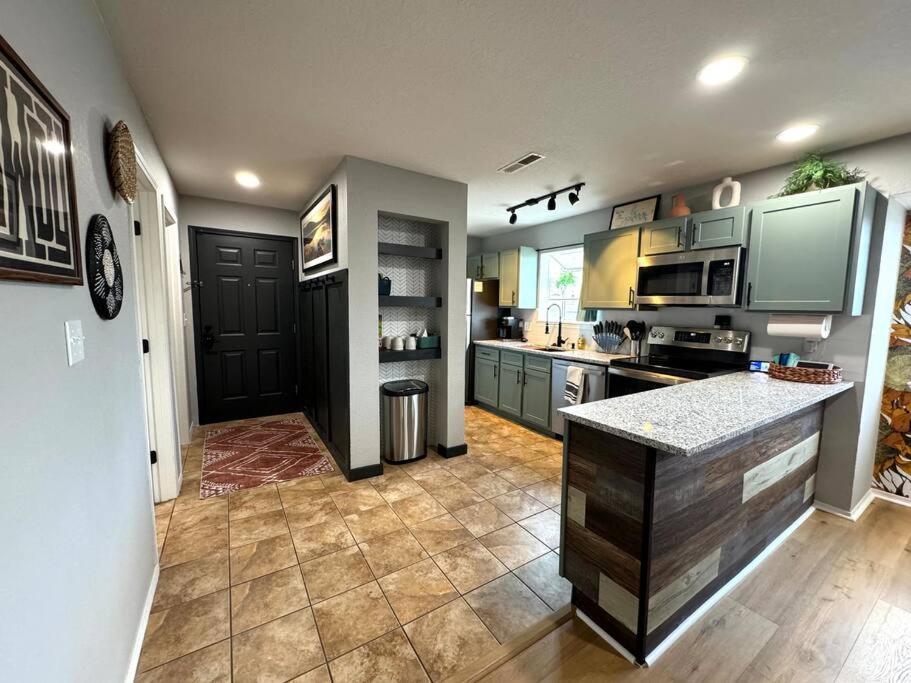 Modern Comfort: Updated Cozy Condo In Indian Point Branson Buitenkant foto