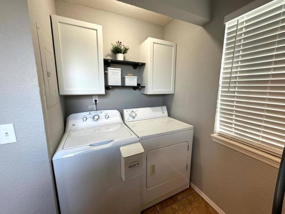 Modern Comfort: Updated Cozy Condo In Indian Point Branson Buitenkant foto